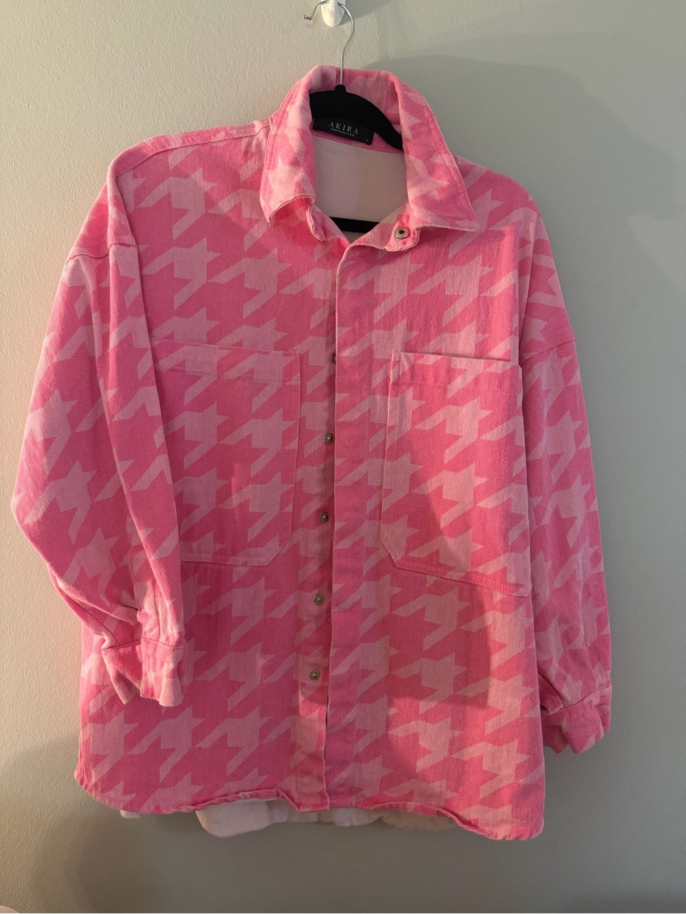 AKIRA Women’s Oversized Pink Houndstooth Snap-Front Jacket
